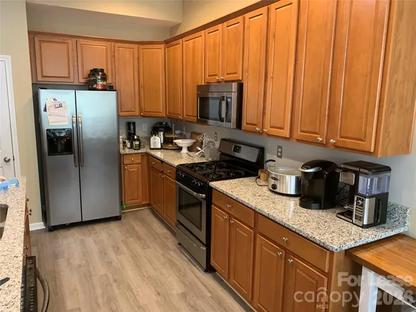 $2,400 | 6860 Lakecrest Court, Denver, NC 28037