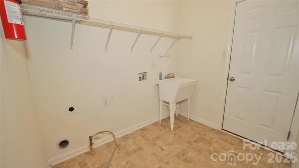 $2,400 | 6860 Lakecrest Court, Denver, NC 28037