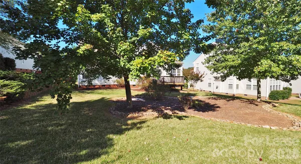 $2,400 | 6860 Lakecrest Court, Denver, NC 28037
