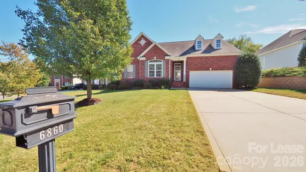 $2,400 | 6860 Lakecrest Court, Denver, NC 28037