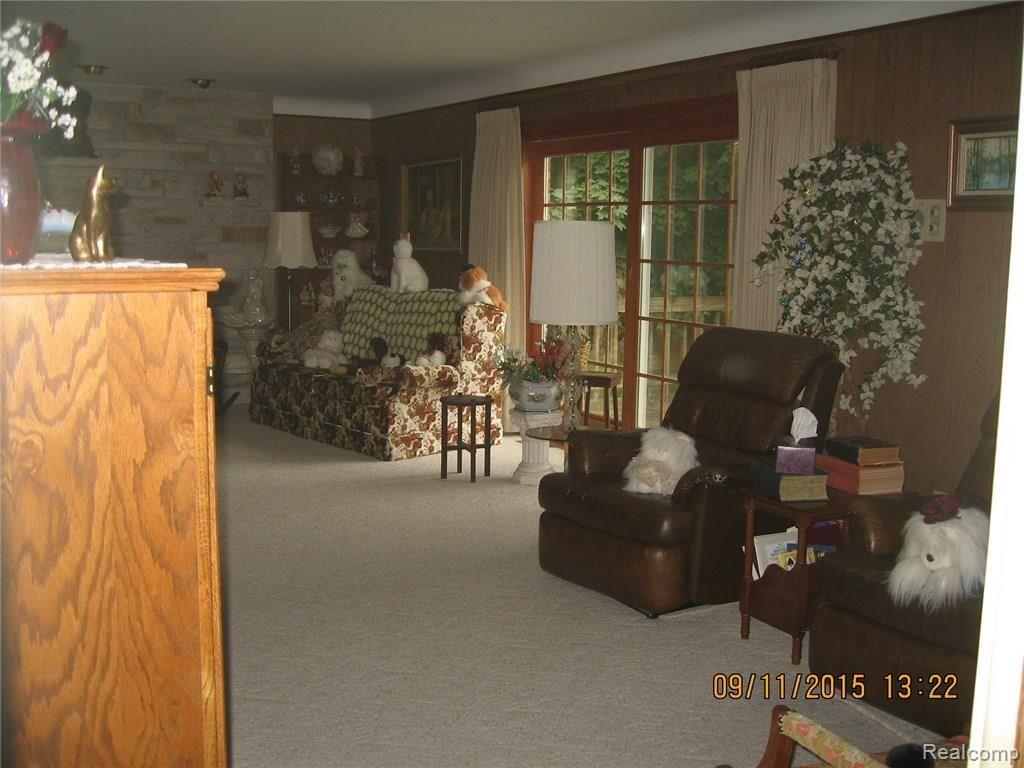 9025 East Potter Road Davison, MI 48423 - Photo 23 of 39 Huge family room