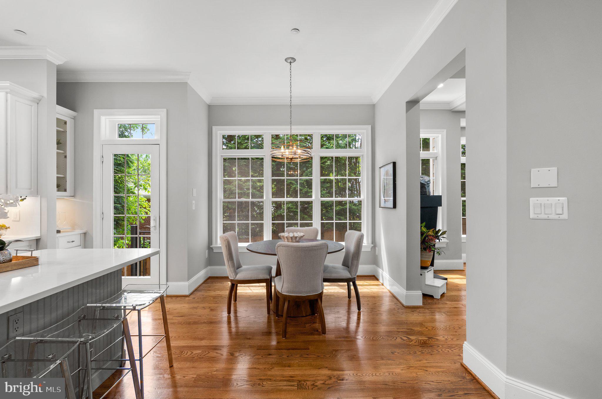 8606 Rayburn Road Bethesda, MD 20817 - Photo 11 of 68 Breakfast room with transom windows