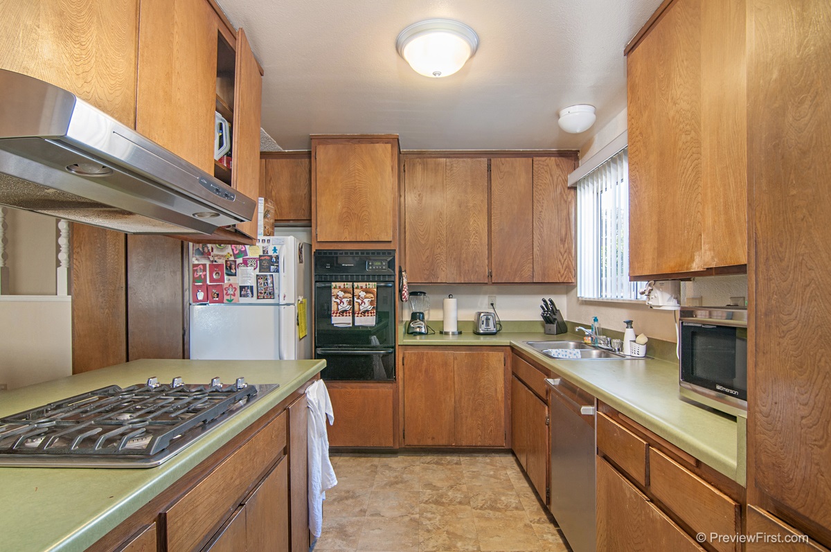 13704 Powers Road Poway, CA 92064 - Photo 3 of 12