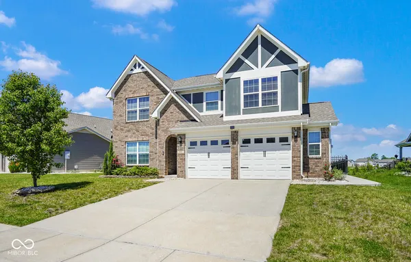 $379,900 | 992 Cherry Tree Lane, Greenwood, IN 46143