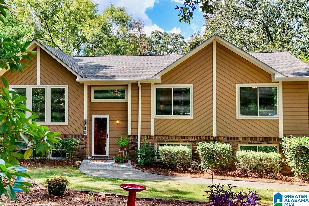 1017 Franks Circle Alabaster, AL 35007 - Photo 2 of 49