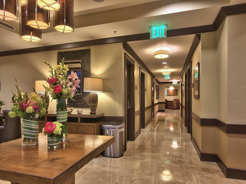13051 Ritz Carlton Highlands Court, Unit 4308 INTEREST 8 Truckee, CA 96161 - Photo 15 of 26 a dining room with furniture and a chandelier