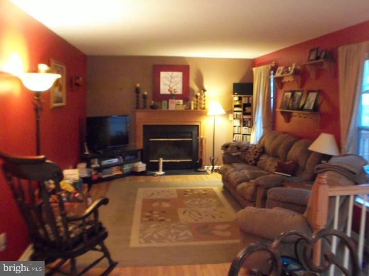 11 Arlington Road Sicklerville, NJ 08081 - Photo 2 of 16