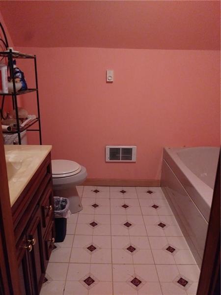 105 Elliott Road Grove City, PA 16127 - Photo 14 of 20 Second floor bathroom with Jet Spray bathtub (needs hookup only)