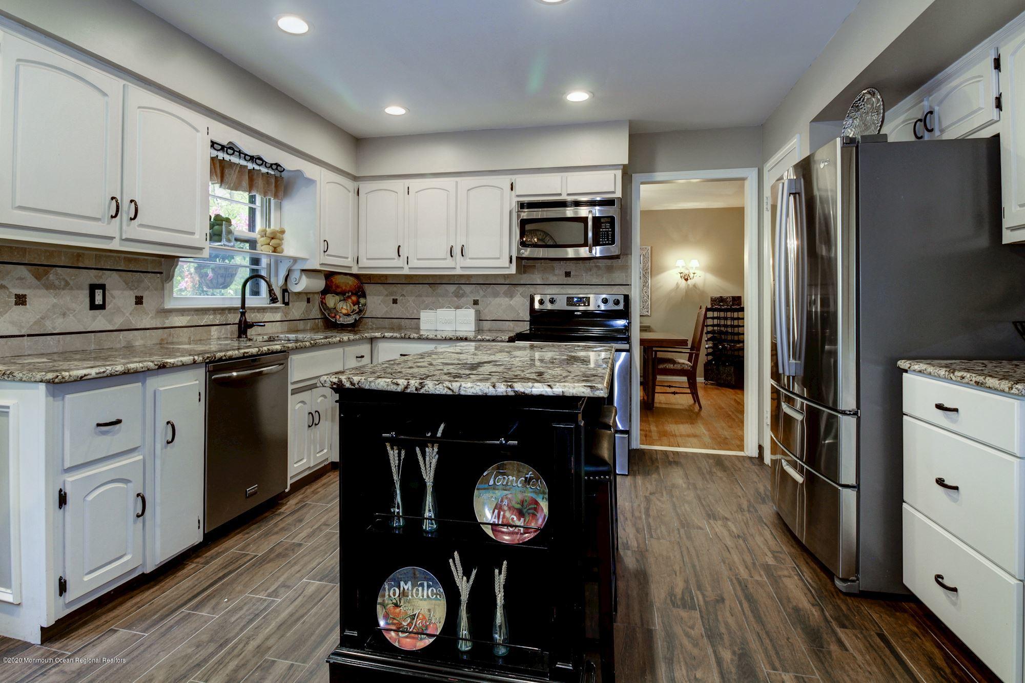 53 Ruby Drive Morganville, NJ 07751 - Photo 14 of 42 020_53_RUBY_DR_295668_540679