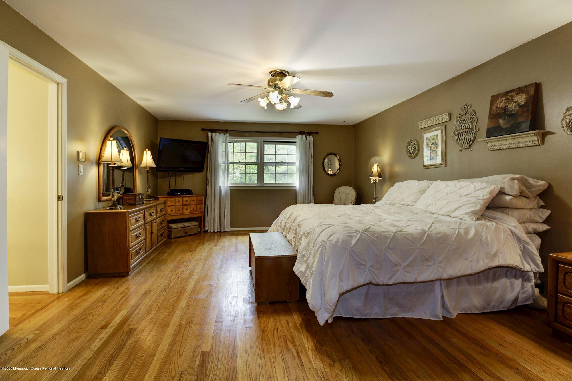 53 Ruby Drive Morganville, NJ 07751 - Photo 22 of 42 023_53_RUBY_DR_295668_540679