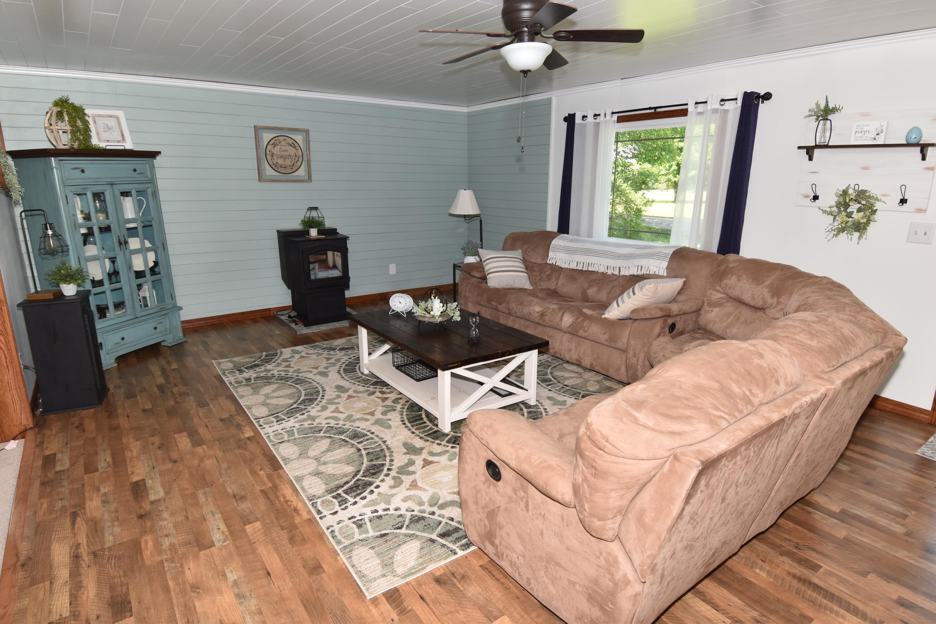 5137 Castle Road Johnstown, OH 43031 - Photo 20 of 66 This room is Large enough to make a Dining Room in it also