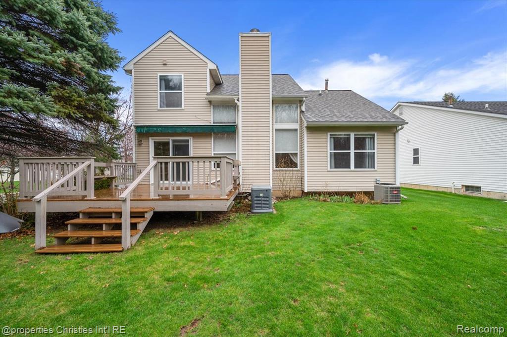 955 Rikki Ann Wixom, MI 48393 - Photo 7 of 54 Gallery Image 7