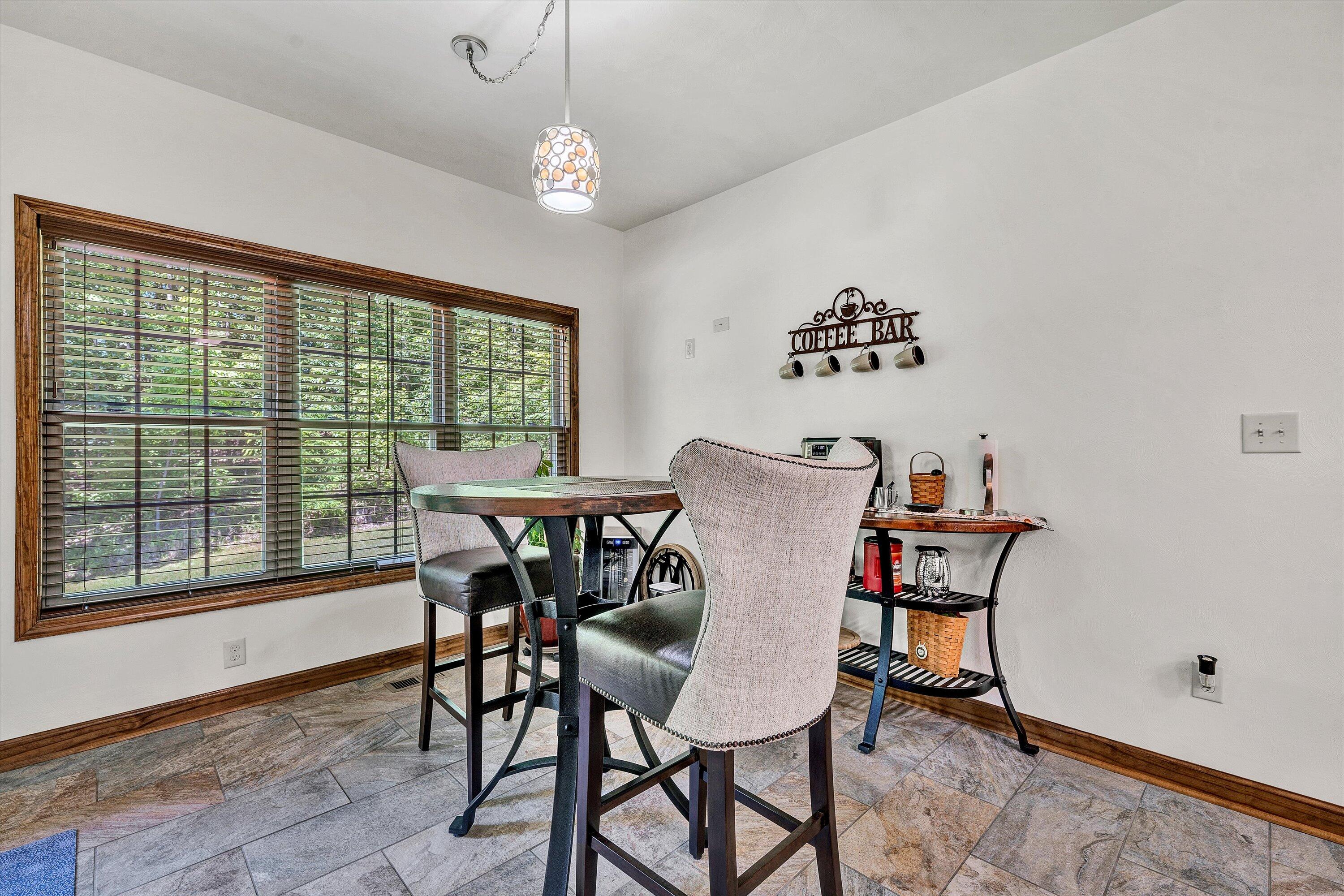 887 Thornblade Way Blue Ridge, VA 24064 - Photo 12 of 56 12-053120240013