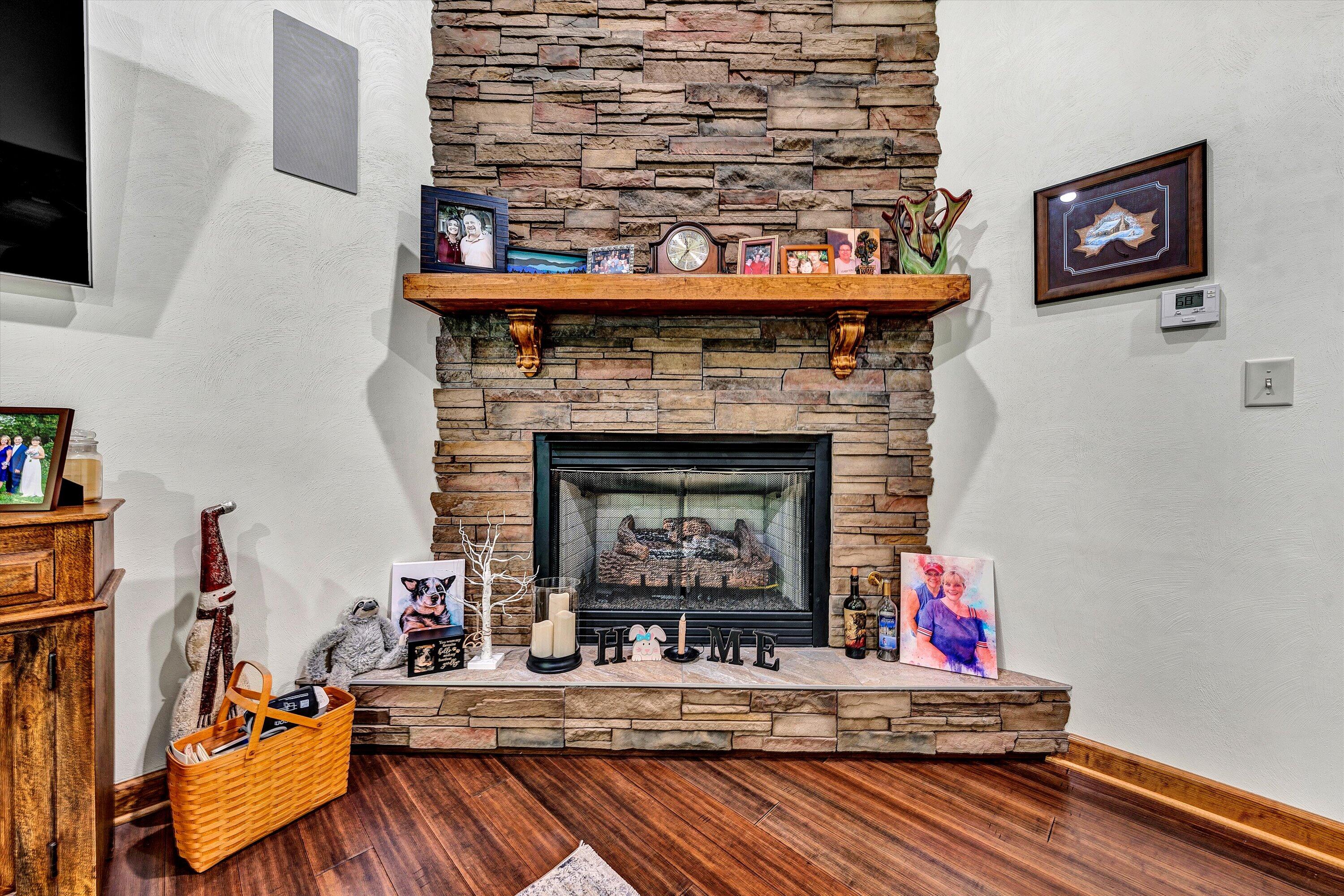 887 Thornblade Way Blue Ridge, VA 24064 - Photo 17 of 56 17-053120240015