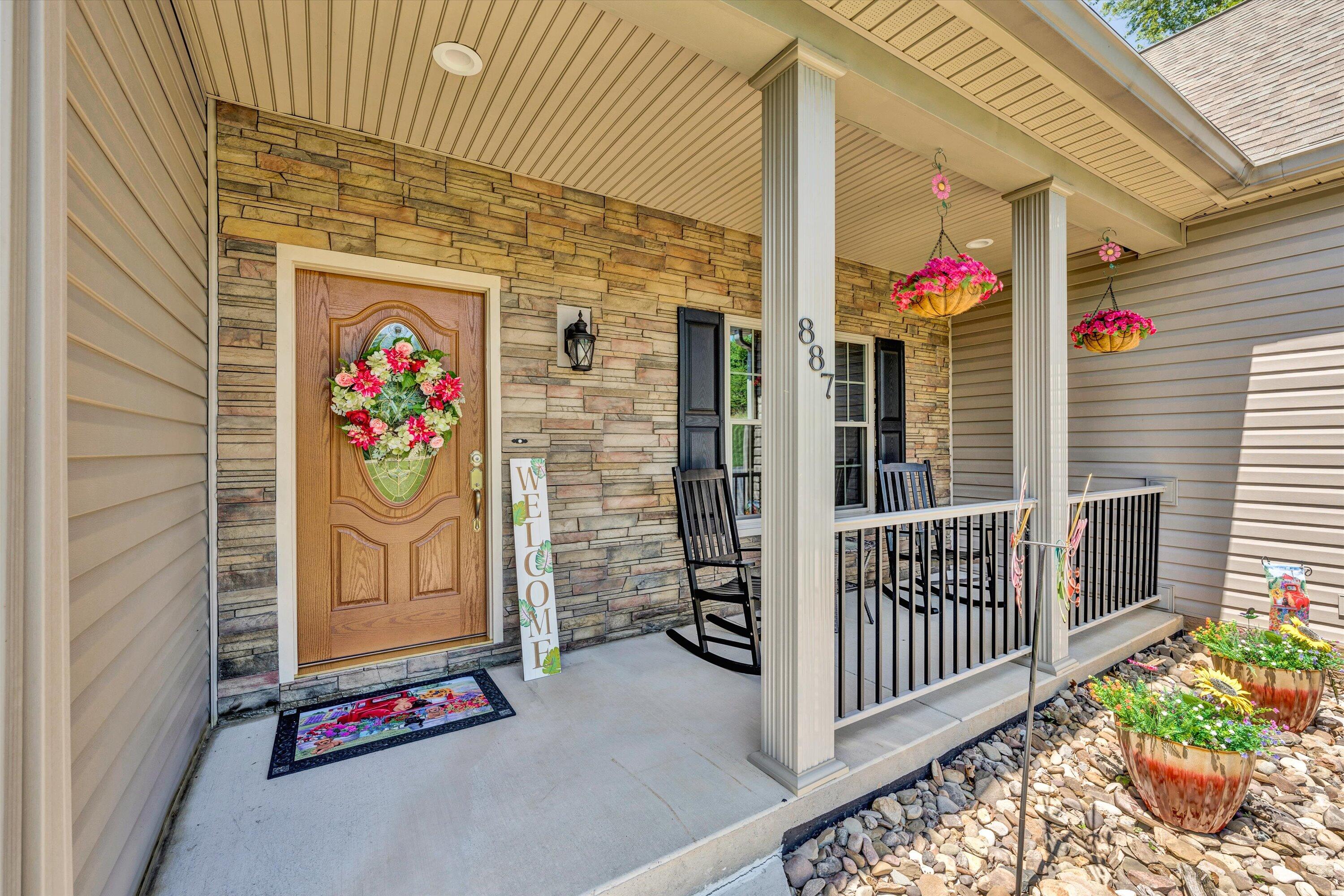 887 Thornblade Way Blue Ridge, VA 24064 - Photo 4 of 56 04-053120240057