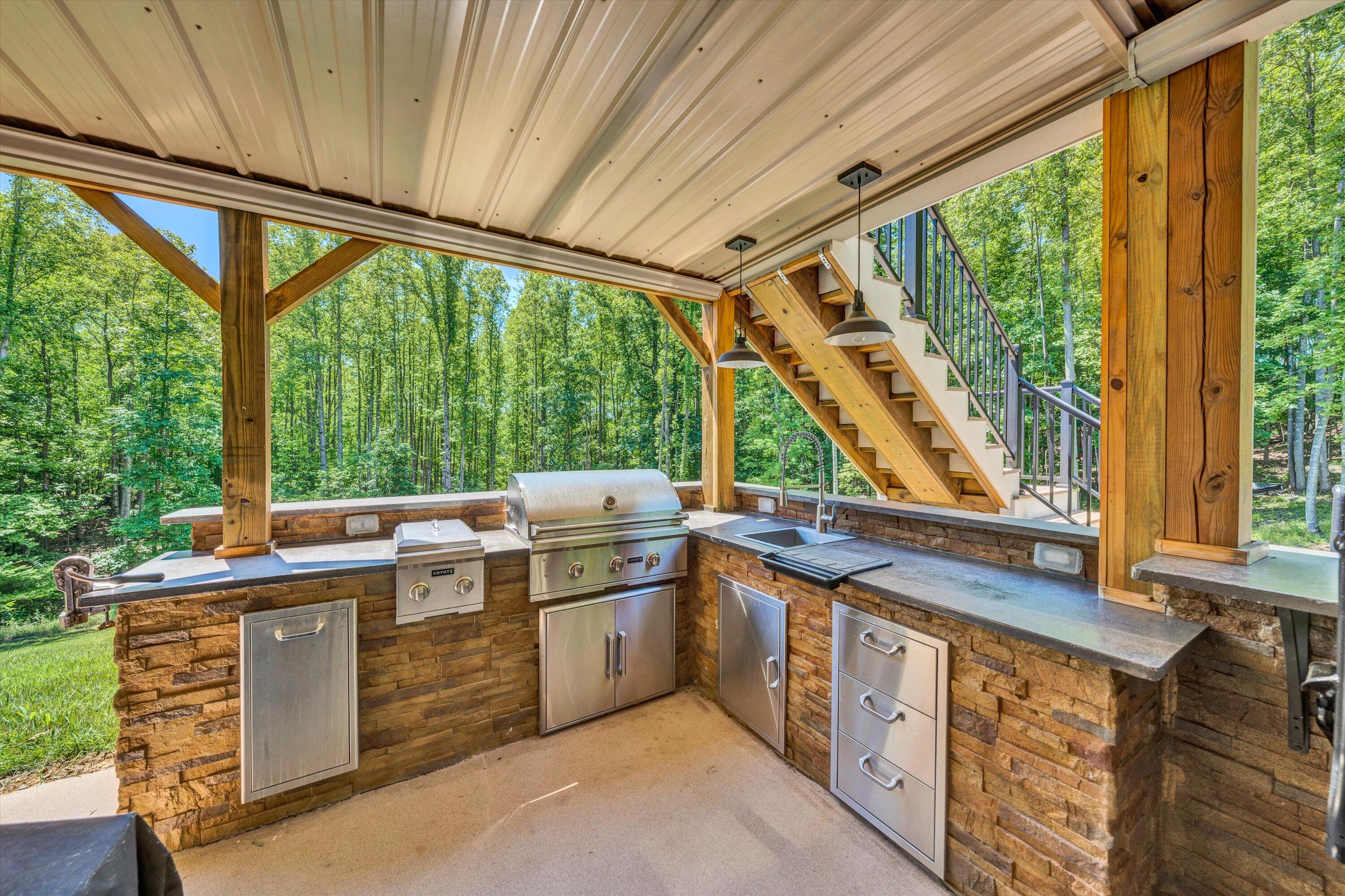 887 Thornblade Way Blue Ridge, VA 24064 - Photo 46 of 56 47-053120240050