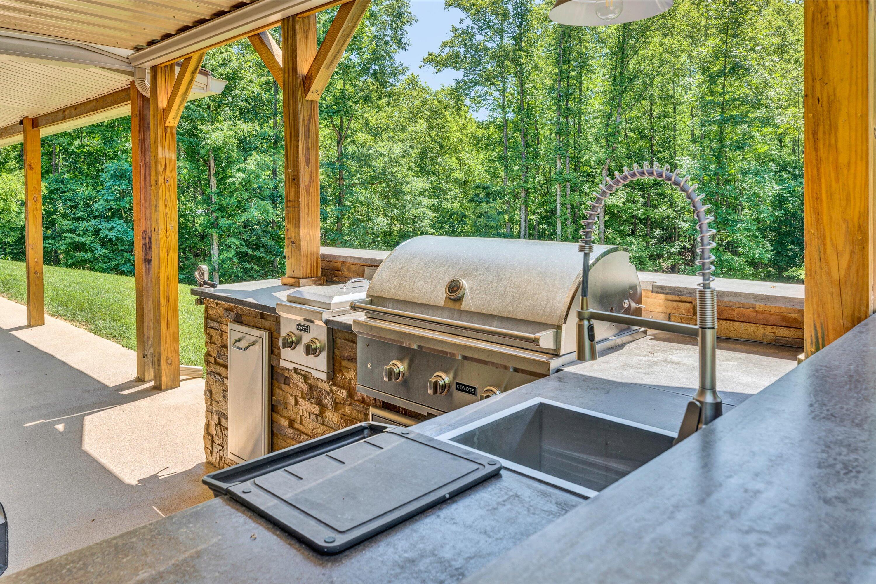 887 Thornblade Way Blue Ridge, VA 24064 - Photo 48 of 56 49-053120240044