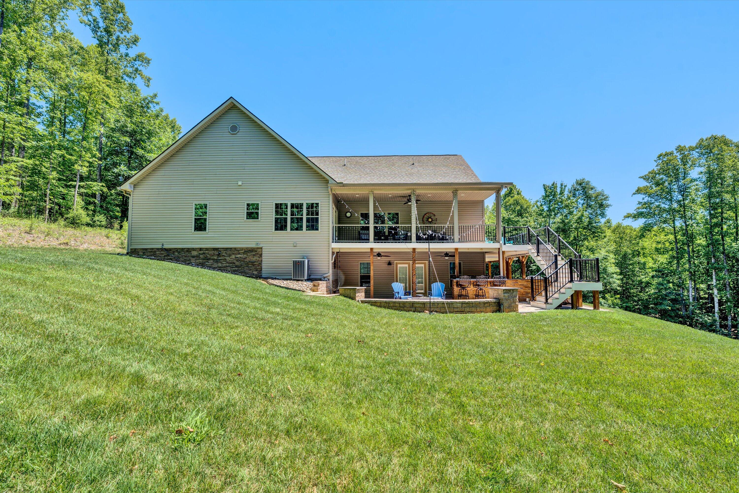 887 Thornblade Way Blue Ridge, VA 24064 - Photo 52 of 56 53-053120240045