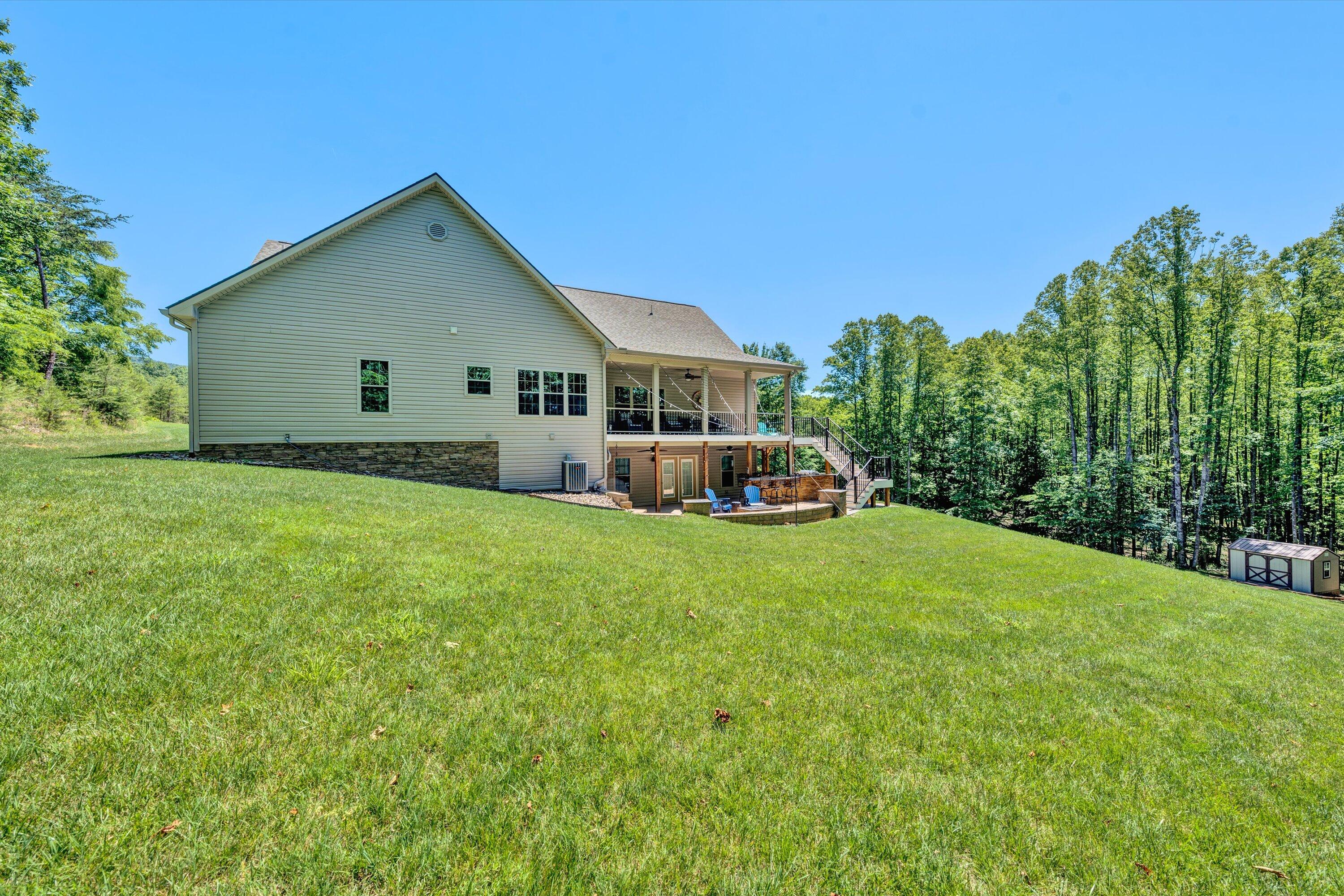 887 Thornblade Way Blue Ridge, VA 24064 - Photo 53 of 56 54-053120240046