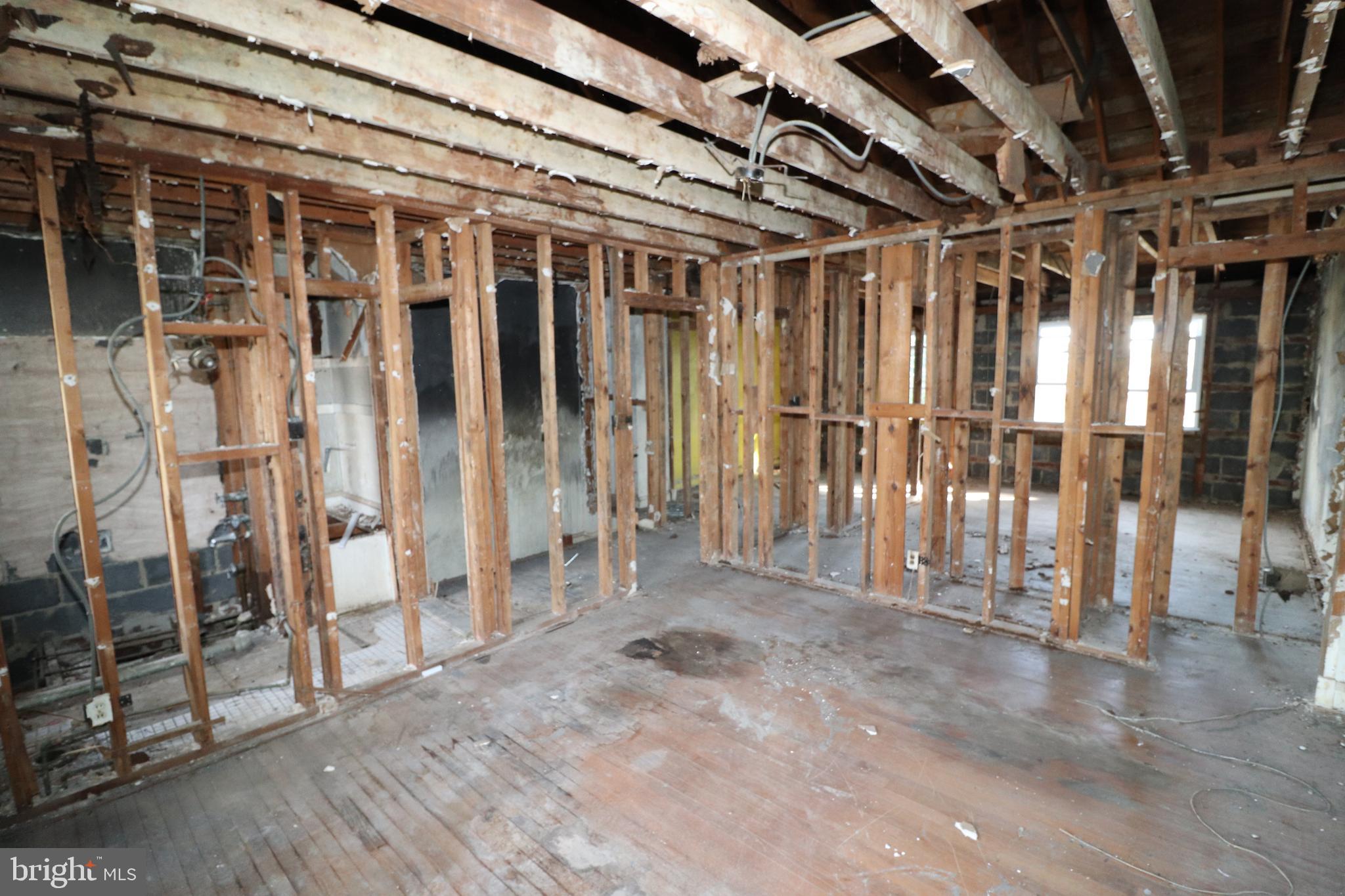 5415 Lothian Road Baltimore, MD 21212 - Photo 6 of 10 Top Floor
