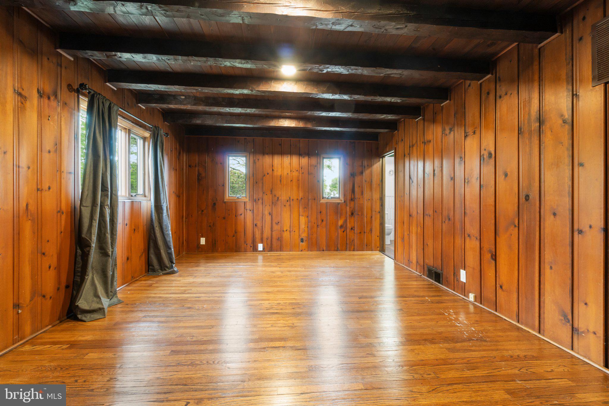 1540 Peter Cheeseman Road Blackwood, NJ 08012 - Photo 3 of 6 Warm wood tones in a spacious retreat.