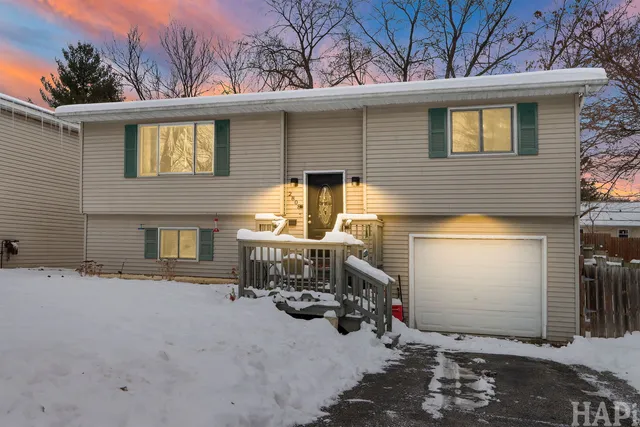 $255,000 | 2808 Cherry Drive, Wonder Lake, IL 60097