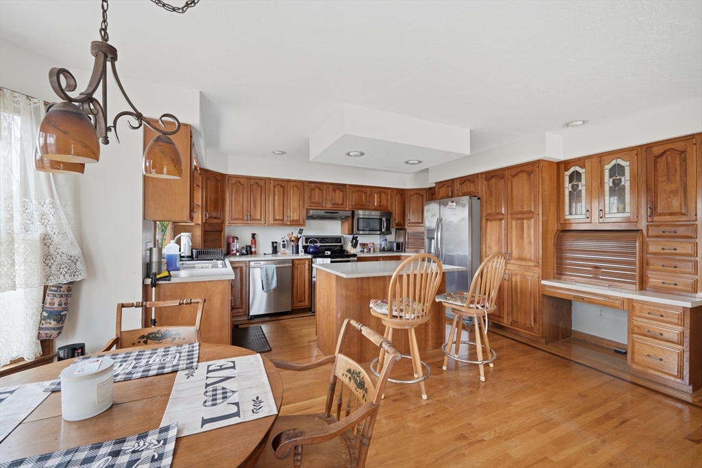 458 Montgomery Road Westfield, MA 01085 - Photo 11 of 42