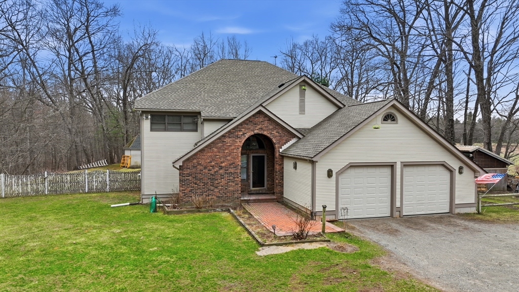 458 Montgomery Road Westfield, MA 01085 - Photo 2 of 42