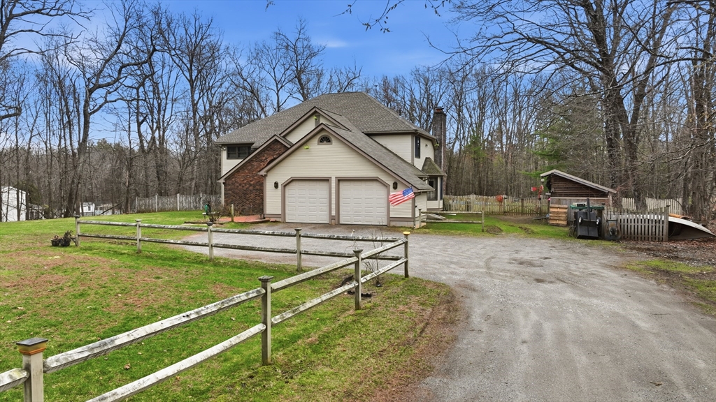 458 Montgomery Road Westfield, MA 01085 - Photo 3 of 42