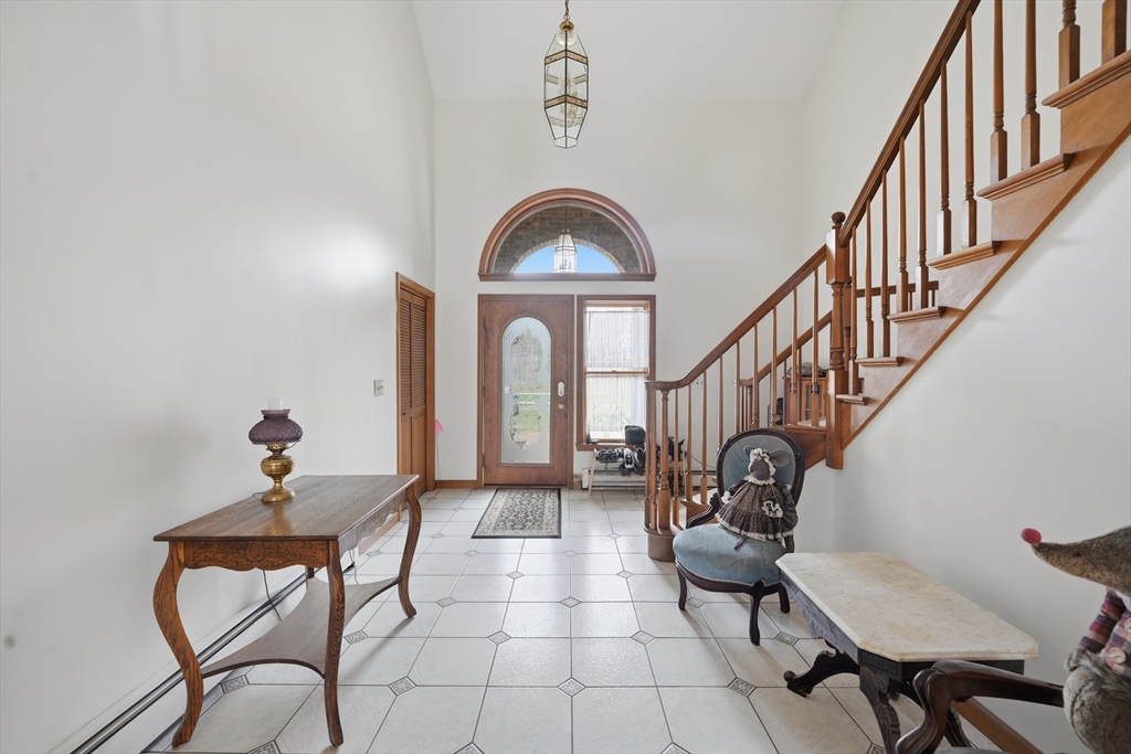 458 Montgomery Road Westfield, MA 01085 - Photo 7 of 42