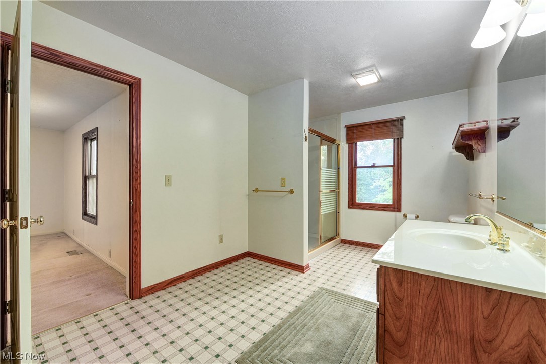 4050 Boston Road Brunswick, OH 44212 - Photo 13 of 30 Bath 1