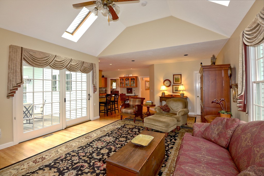 326 Dutton Road Sudbury, MA 01776 - Photo 11 of 30