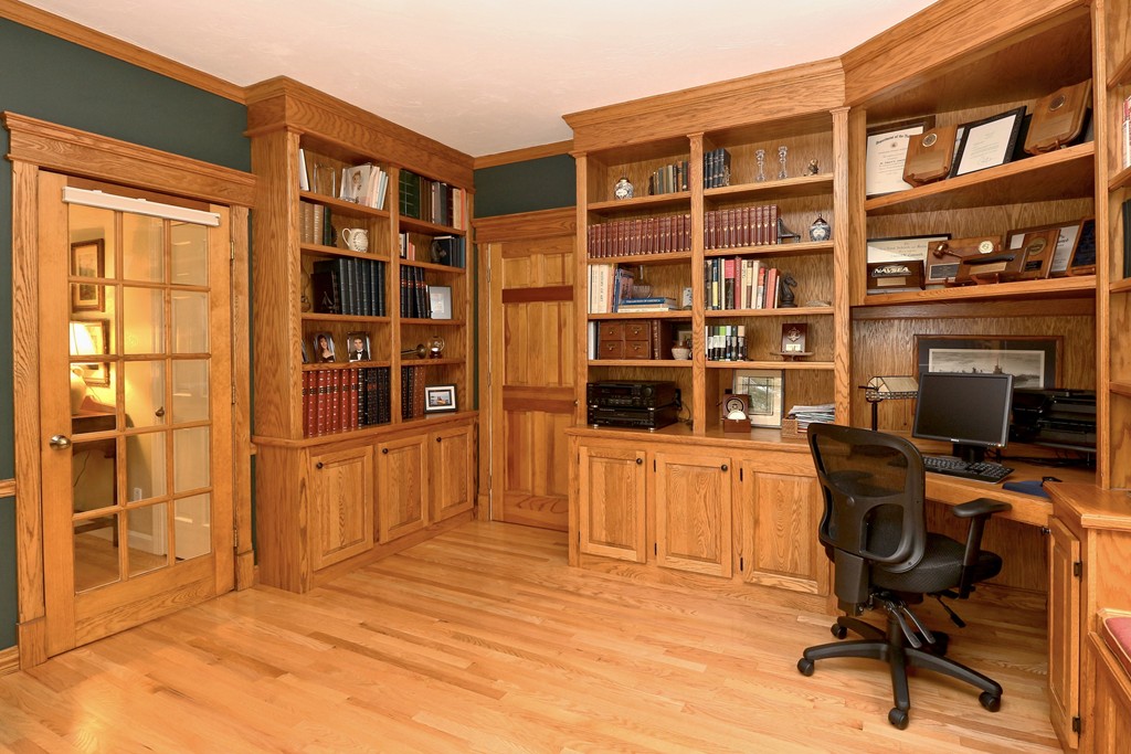 326 Dutton Road Sudbury, MA 01776 - Photo 13 of 30