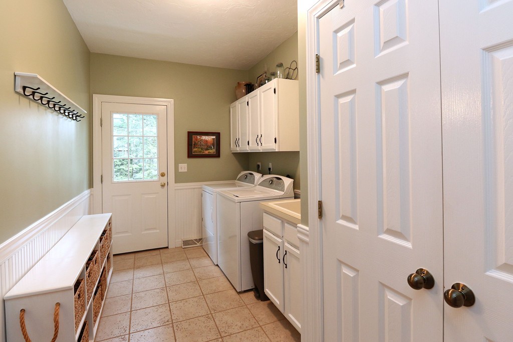326 Dutton Road Sudbury, MA 01776 - Photo 15 of 30