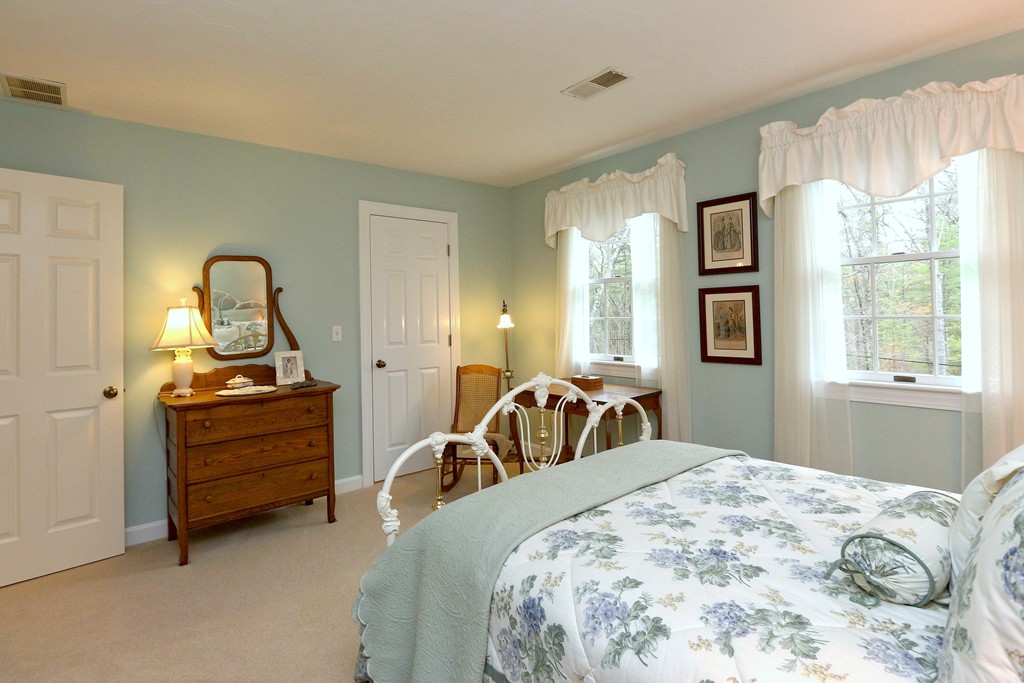 326 Dutton Road Sudbury, MA 01776 - Photo 20 of 30