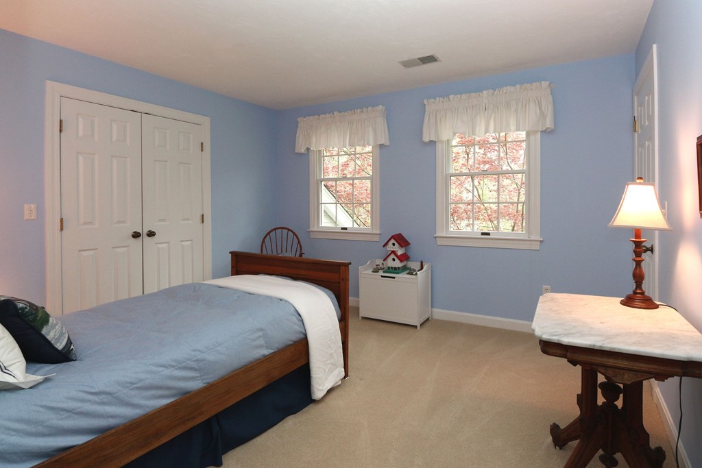 326 Dutton Road Sudbury, MA 01776 - Photo 21 of 30