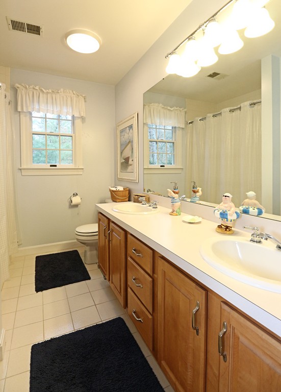 326 Dutton Road Sudbury, MA 01776 - Photo 22 of 30