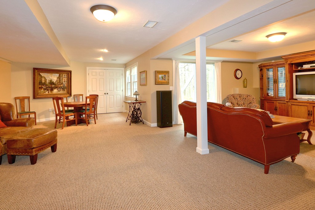 326 Dutton Road Sudbury, MA 01776 - Photo 25 of 30