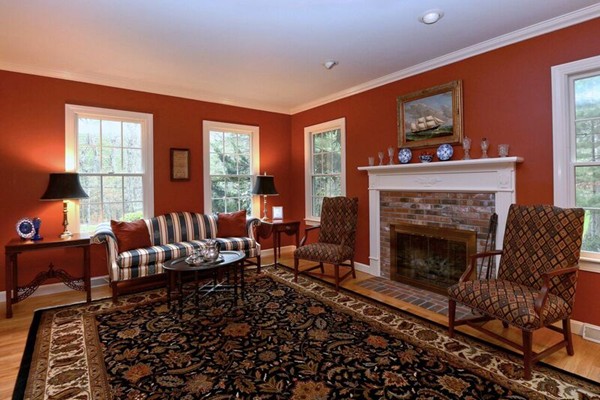326 Dutton Road Sudbury, MA 01776 - Photo 3 of 30