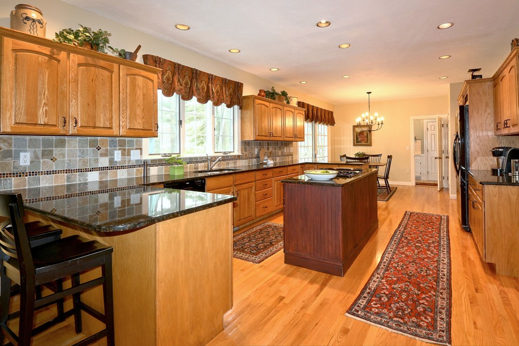 326 Dutton Road Sudbury, MA 01776 - Photo 6 of 30