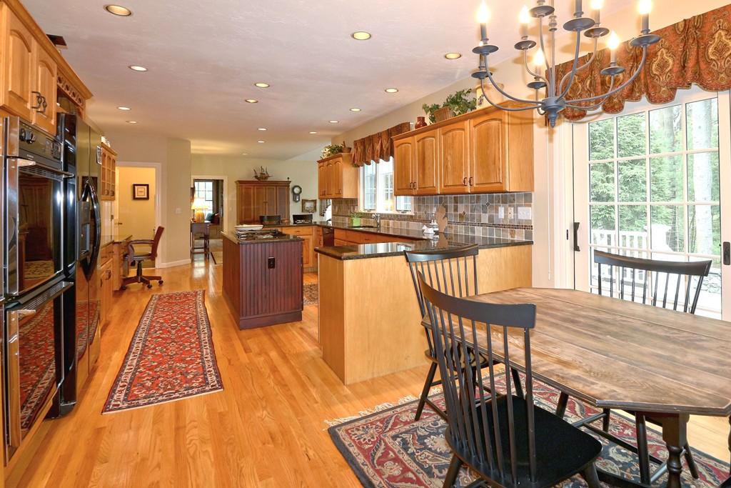 326 Dutton Road Sudbury, MA 01776 - Photo 9 of 30