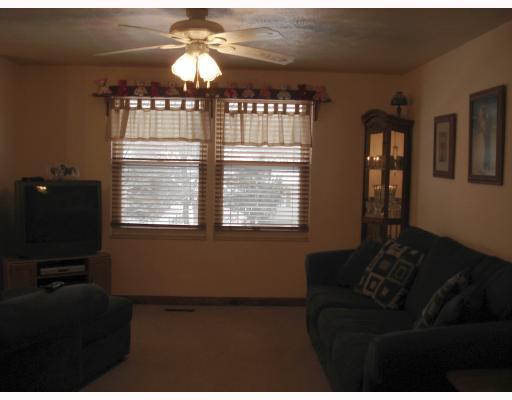 122 Fox Run Road Cranberry Township, PA 16066 - Photo 6 of 17 Den/Family/Great Room. The double windows let in tons of natural light. New wood blinds are included in the investment price.