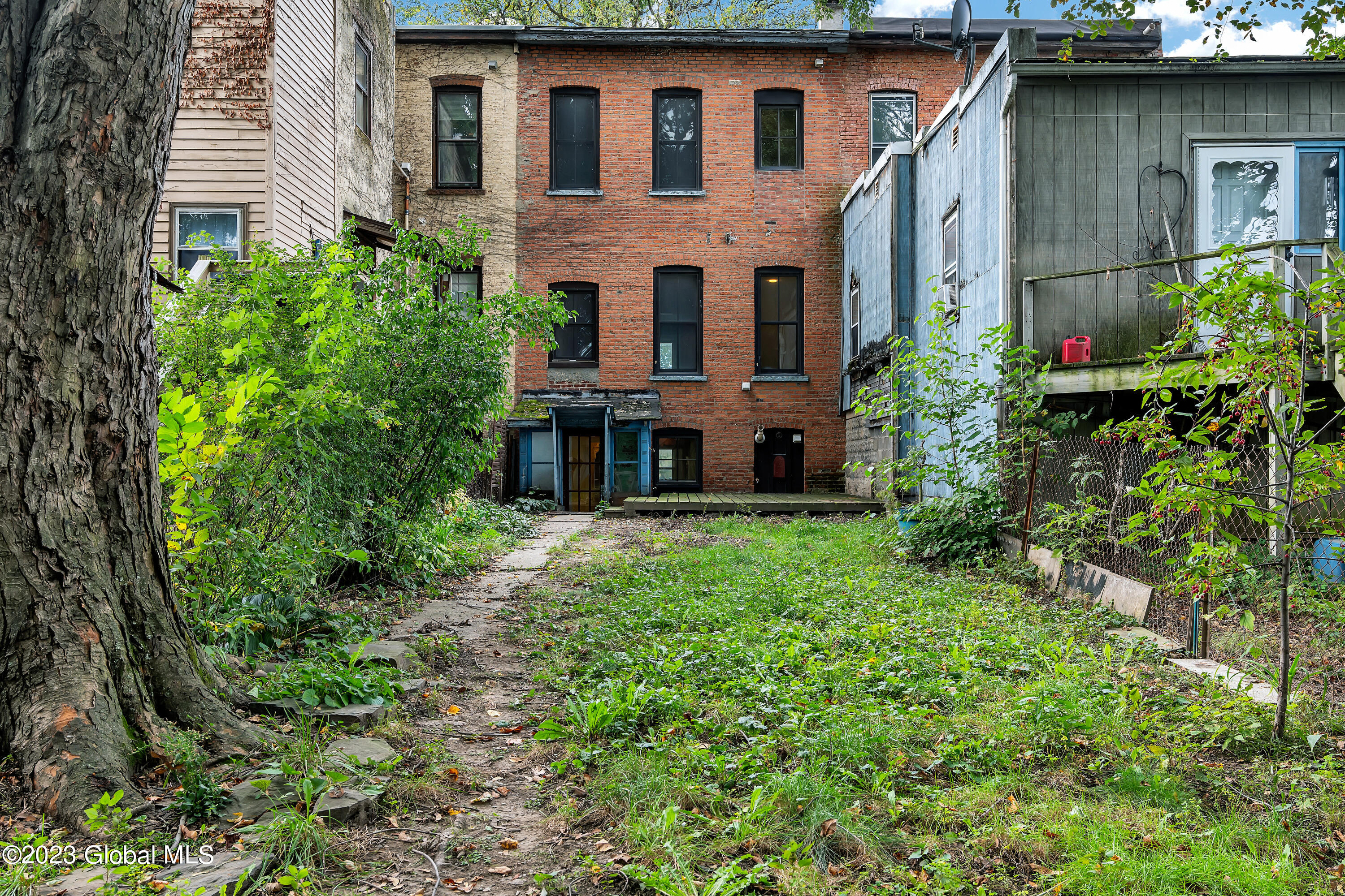 18 Riverside Avenue Rensselaer, NY 12144 - Photo 34 of 38 P1003732