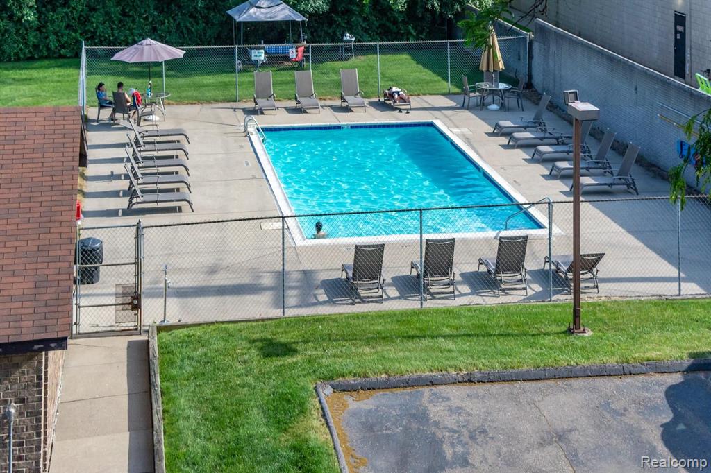 30445 West 14 Mile Road, Unit 67 Farmington Hills, MI 48334 - Photo 15 of 16