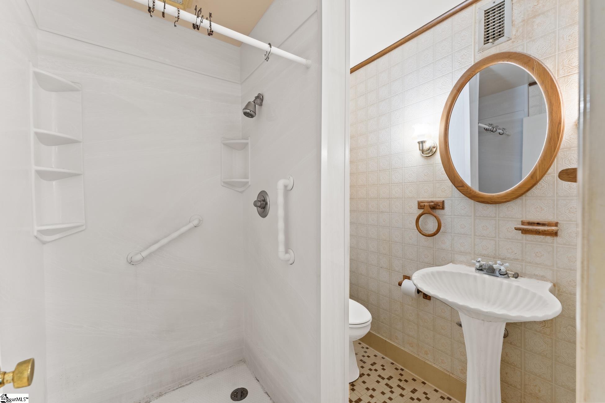 601 Parkins Mill Road Greenville, SC 29607 - Photo 25 of 34