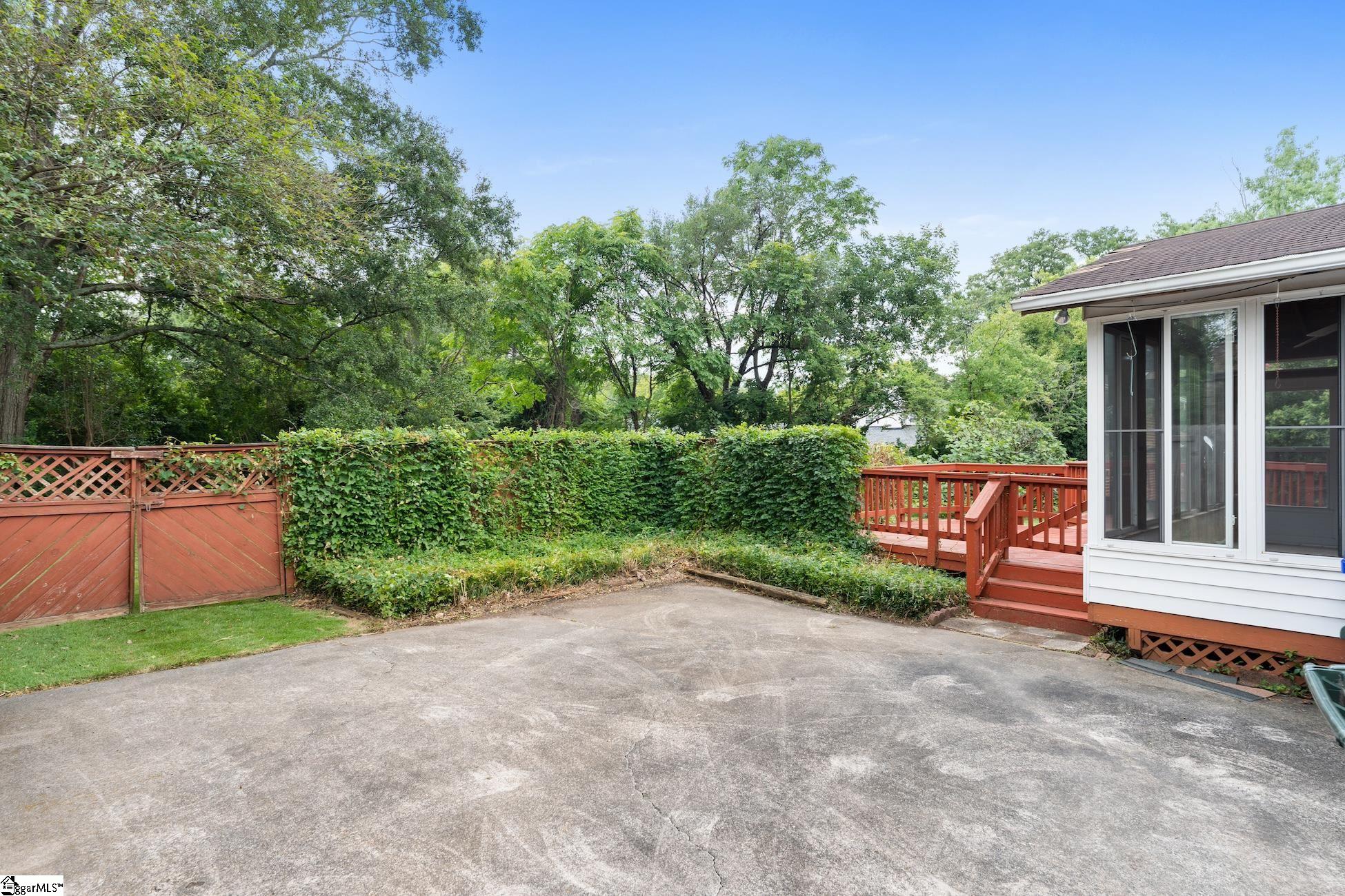 601 Parkins Mill Road Greenville, SC 29607 - Photo 33 of 34