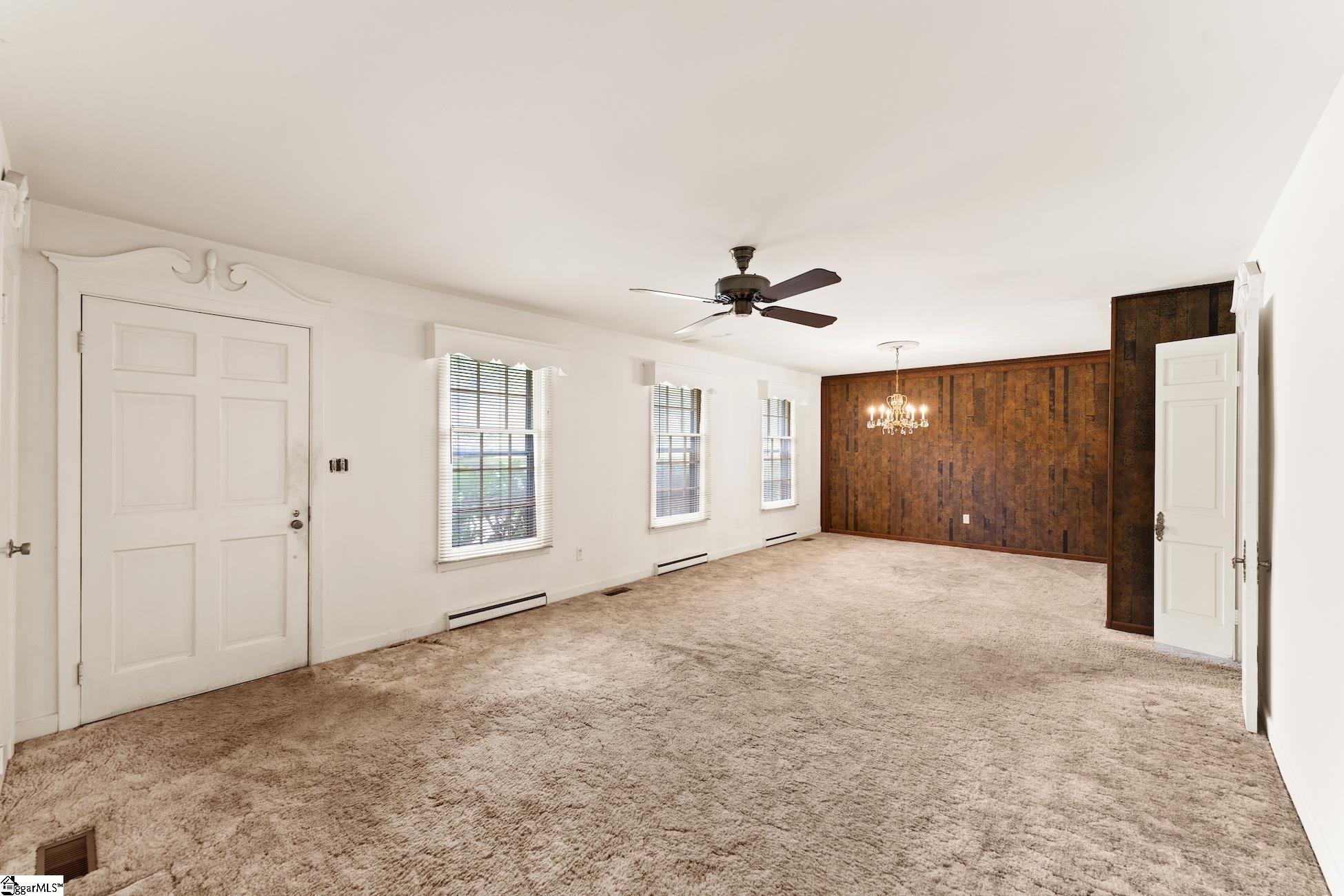 601 Parkins Mill Road Greenville, SC 29607 - Photo 6 of 34