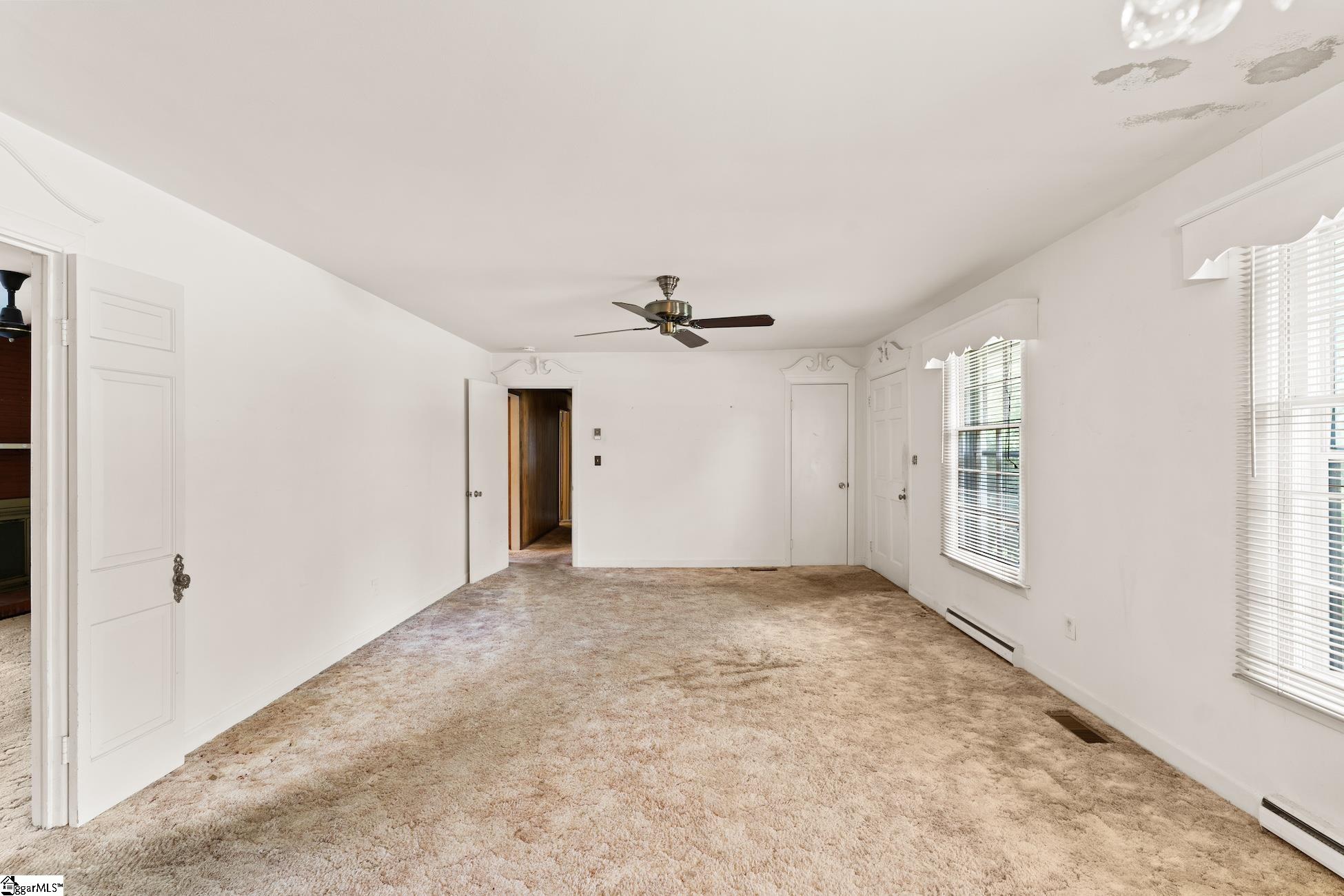 601 Parkins Mill Road Greenville, SC 29607 - Photo 7 of 34