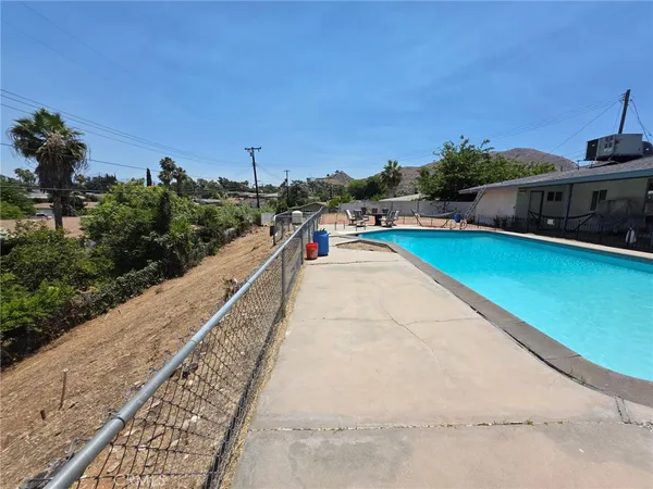 $799,900 | 11815 Arliss Way, Grand Terrace, CA 92313