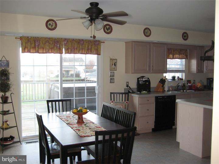 110 Roxberry Drive Sinking Spring, PA 19608 - Photo 6 of 24